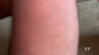 Русская мамашка в трусиках учит сыночка анальному сексу на примере своей попке