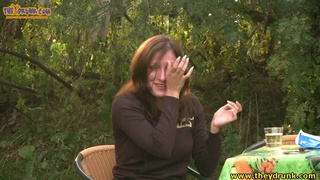 Эффектная лиза отсосала пенис пьяному чуваку на улице