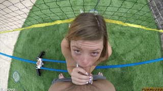 Спортивная хулиганка трахнулась с другом на бильярдном столе