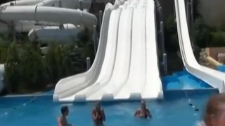 Девка дарит своему парню горячие оральные ласки