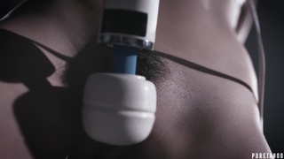 Факеры замутили настоящее садо-мазо над культурной цыпой