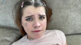 Вывалила дойки в моём доме.. Подружайка, хочешь секса что ли?