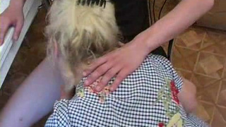 Сынуля зашел проведать маму и чпокнул ее в позе раком на кухне