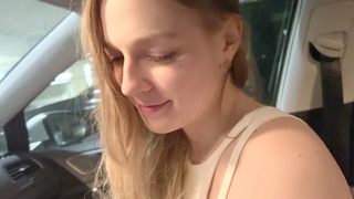 К 1-му встречному в машину и на хер села! Это прям пиздец смело