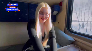 Верность парню не сохранила, зато денег за секс в поезде получила