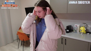 Легла к незнакомцу в постель - получила его кремпай внутрь!