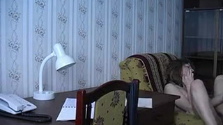 Юная внучка долбится с дедом, пока родители на работе