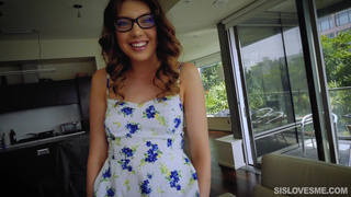 Сестра Елена Кошка подставила пизденку под писюн брата и ей это понравилось